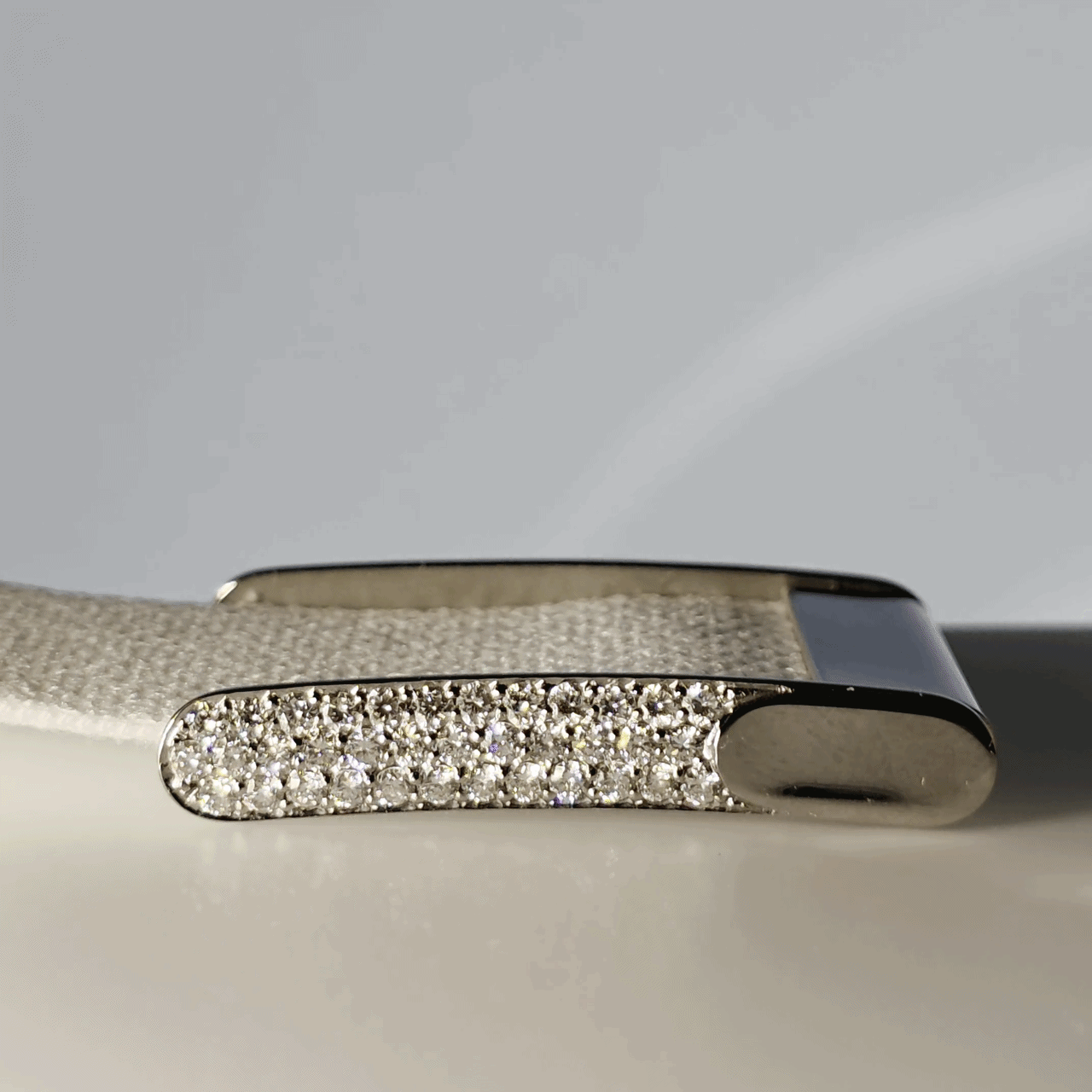 Power Clasp - Nuclieus - Noucou - Apple Watch - Apple iPhone - Diamonds - Jewelry