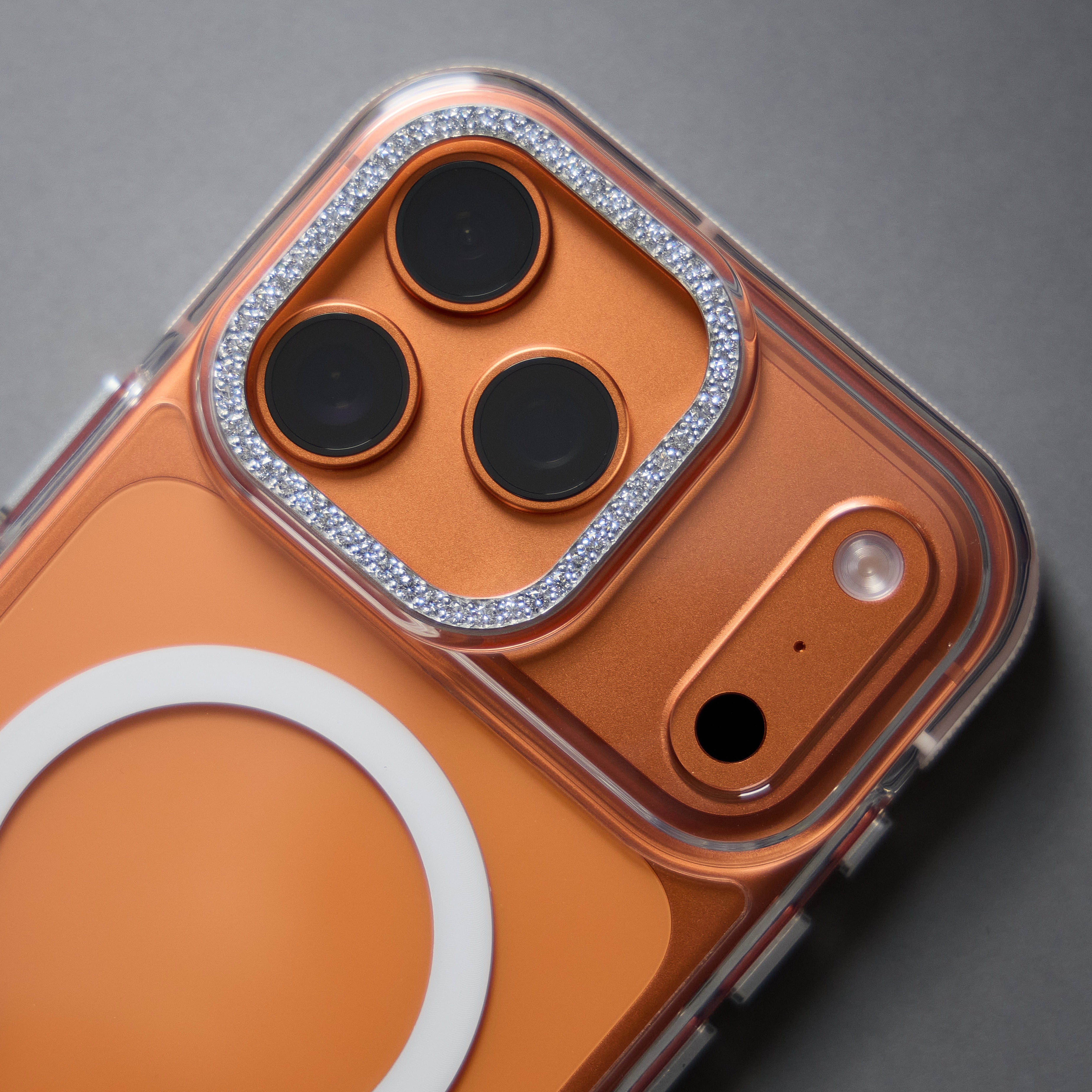 Power Vault - Nuclieus - Noucou - Apple Watch - Apple iPhone - Diamonds - Jewelry